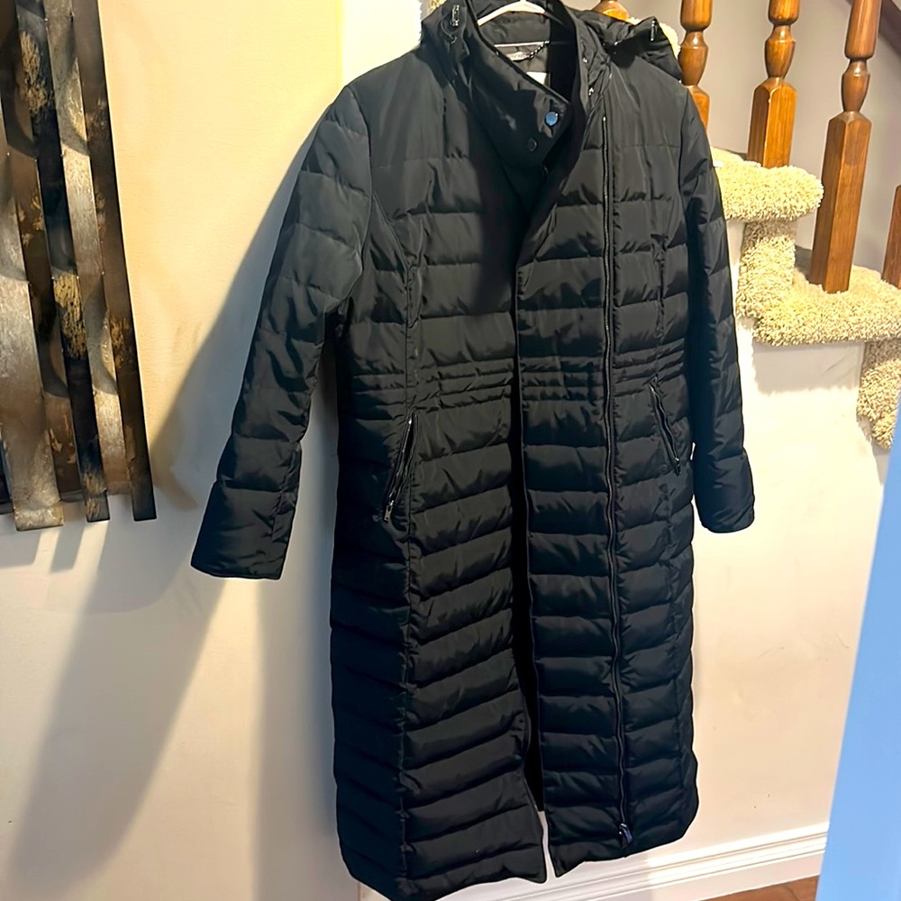 Windsmoor long black puffs coat